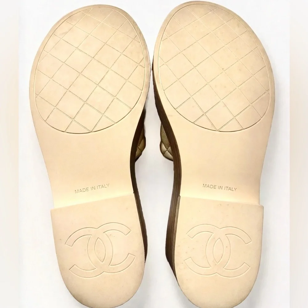 CHANEL BEIGE LEATHER WEDGE MULE SANDALS SZ 3️⃣8️⃣  EXCELLENT CONDITION. FULL SET